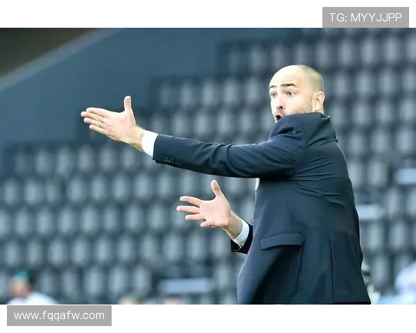 马赛俱乐部迎来新任主帅,目标重振辉煌赛季成绩再攀高峰 马赛俱乐部迎来新任主帅,目标重振辉煌赛季成绩再攀高峰