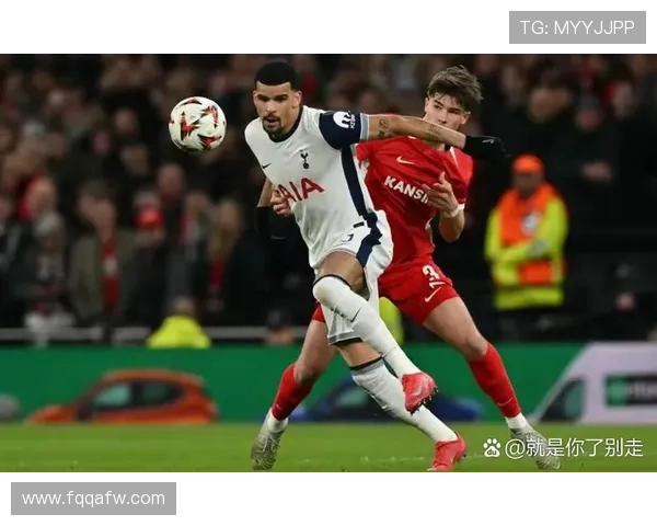 罗马队新赛季阵容调整引关注 多名新援亮相备战欧联杯挑战 罗马队新赛季阵容调整引关注 多名新援亮相备战欧联杯挑战