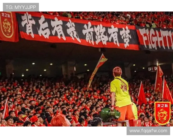 国足逆转夺胜点燃球迷激情全场沸腾见证赛场精彩瞬间再创辉煌佳绩 国足逆转夺胜点燃球迷激情全场沸腾见证赛场精彩瞬间再创辉煌佳绩