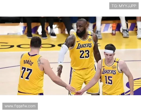 湖人迎战勇士首战无缘詹姆斯 快船新援表现亮眼季前赛精彩纷呈